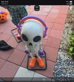 Animatronic singing dancing skeleton