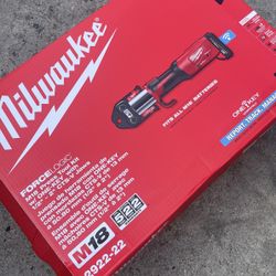 Milwaukee M18 18-Volt Lithium-Ion Brushless Cordless FORCE LOGIC Press Tool Kit w/ 1/2 in. - 2 in. Jaws Kit ( 6x Jaws )  $2499  New