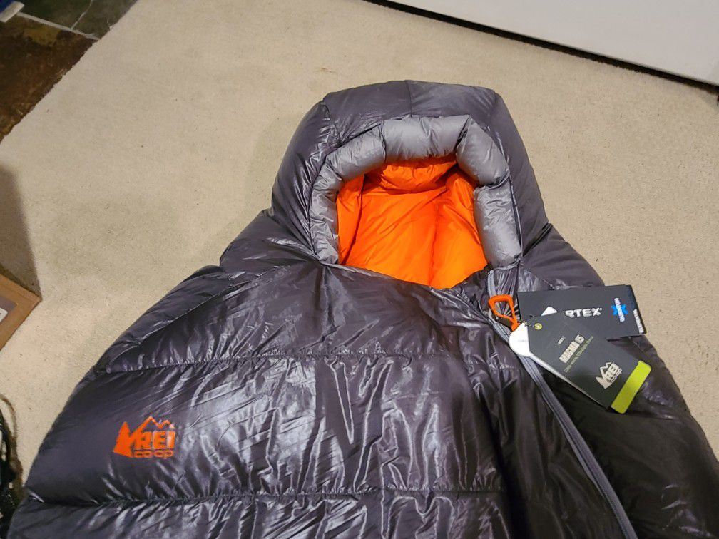 REI Magma 15 Men's Regular Sleeping Bag
