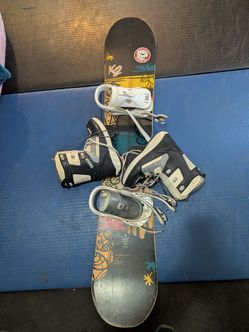 K2 snowboard with binders and snowboard boots