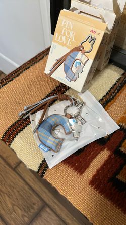 LABUBU POPMART Pin For Love “C”