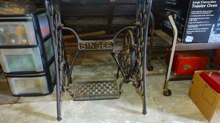 Singer Sewing Machine Frame with Foot Pedal