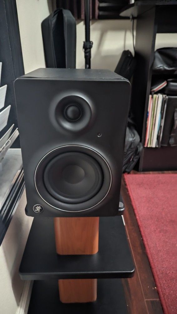 Mackie MR5 MK2 Powered Studio Monitor Speaker for Sale in Tampa, FL