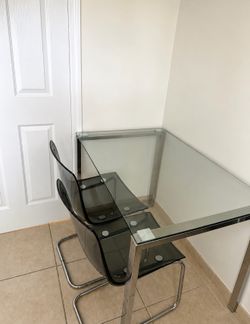Glass desk with 2 chairs