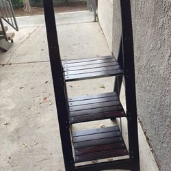 Wood Step Ladder 