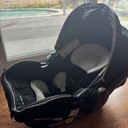 Graco snugride 35 lite LX infant Car seat 