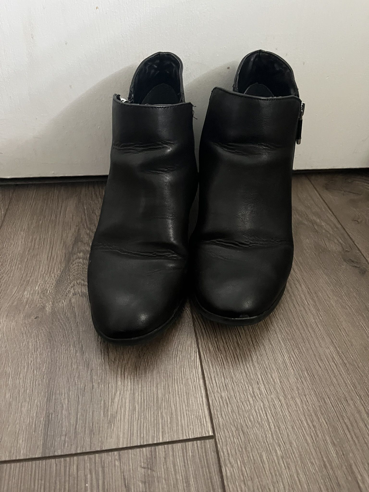 Booties Black Work