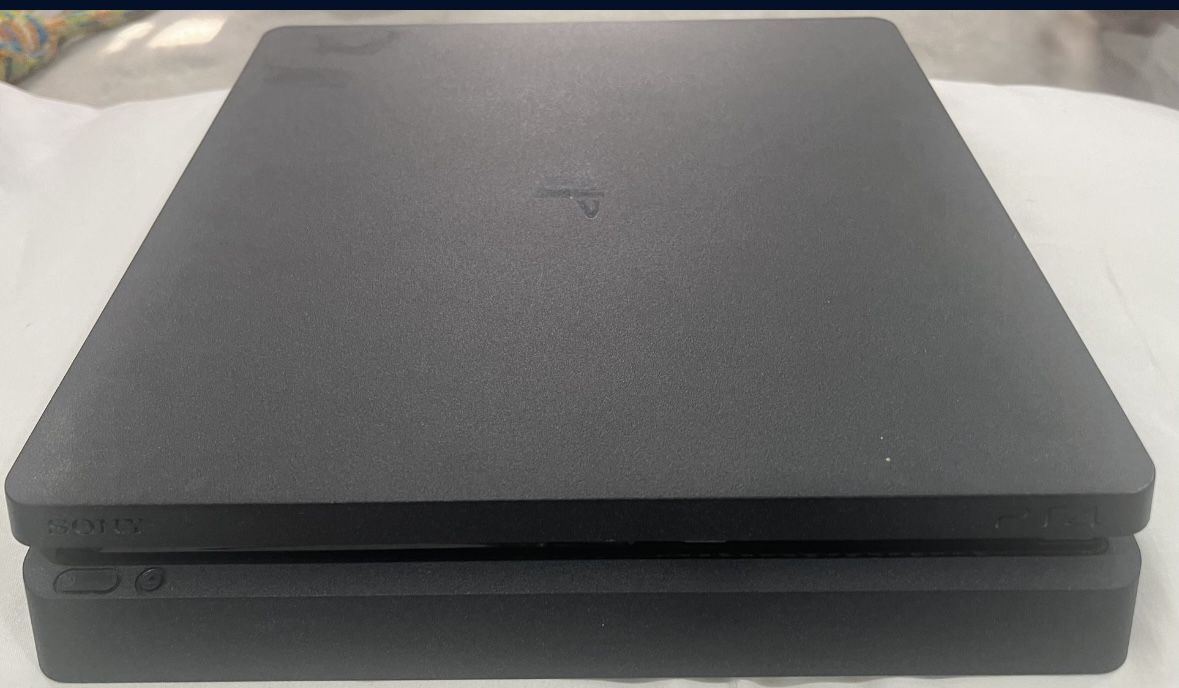 PS4 Used But Like New Barely Used