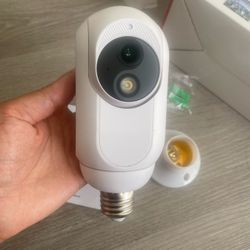 New 360° WiFi Light Bulb Security Camera, PTZ, Night Vision, 2-Way Audio