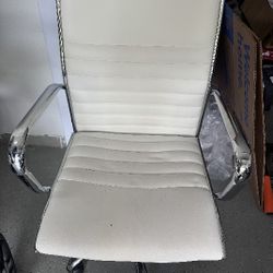 GREAT WHITE LEATHER AND METAL DESK CHAIR
