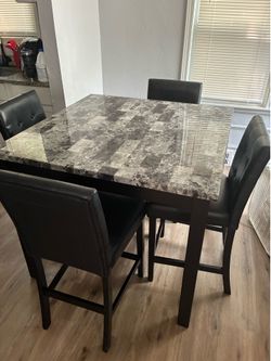 Maysville Counter Height Dining Table and 4 Bar stools