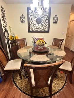 Comedor de 5 sillas?
