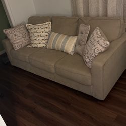 BRAND NEW QUEEN SIZE MATTRESS COUCH 