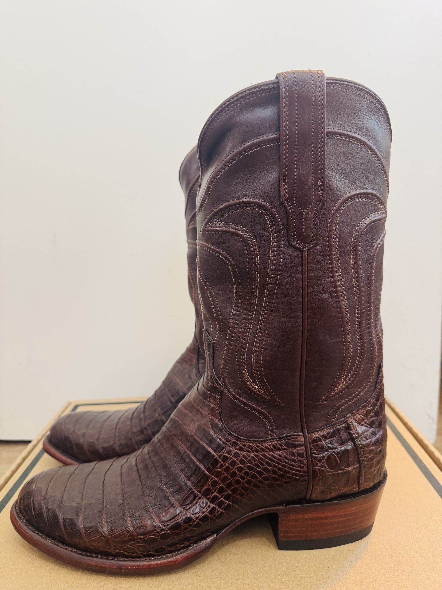 The Dillon Tecovas Mahogany Caiman men’s 11D