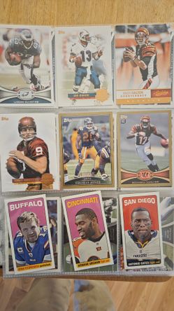 250+ Sports Cards (Football, Baseball, Hockey)