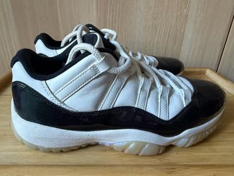 Jordan 11 Retro Low “Easter / Emerald” 2018 — Size 8.5