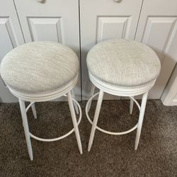 2 Stools