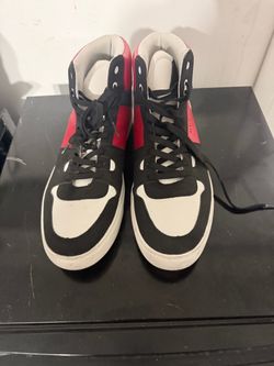 Guess men’s shoes size 13