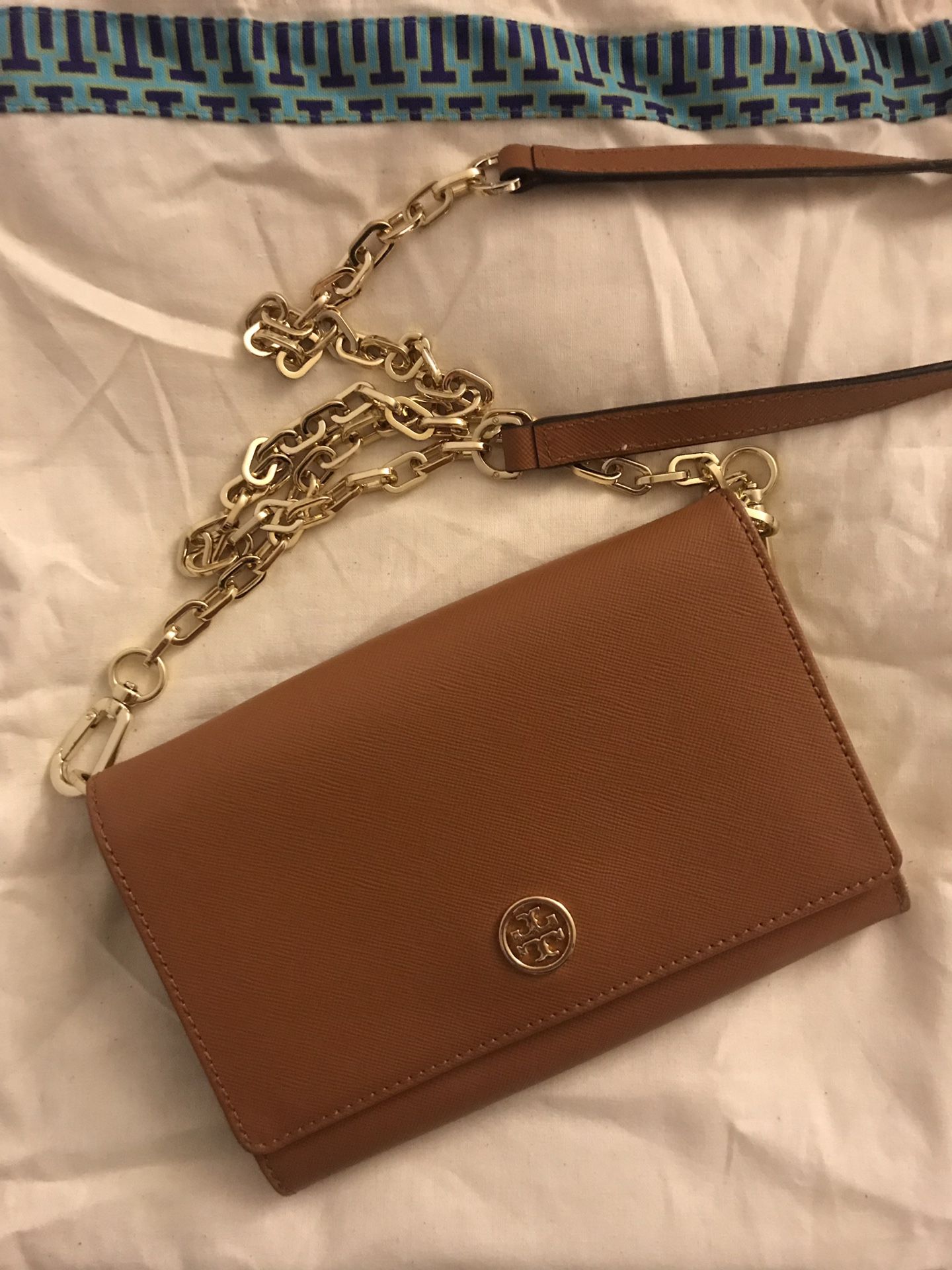 Tory Burch ROBINSON CHAIN WALLET for Sale in Fremont, CA - OfferUp