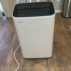Toshiba 8,000 BTU Portable Air conditioner 