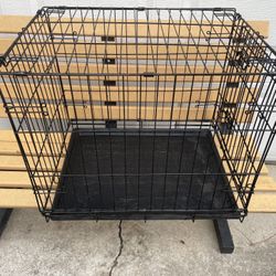Single-door folding dog crate