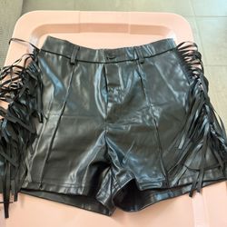 WOMANS LEATHER SHORTS