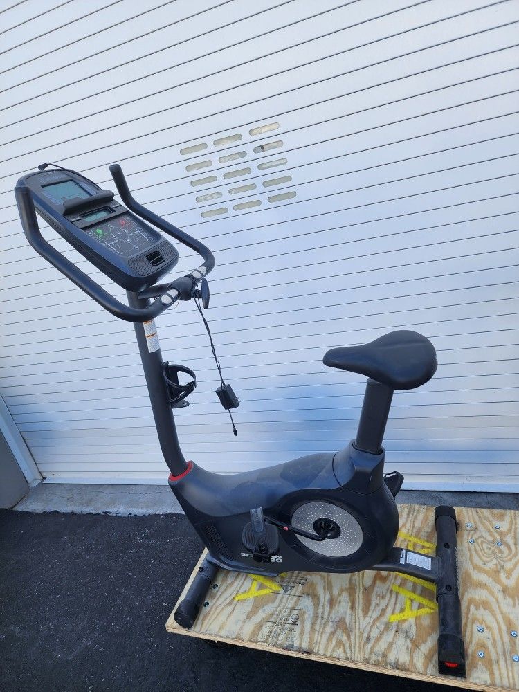 Schwinn 130 Upright Exercise Bike