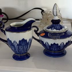 Bombay Co Cobalt  Blue/White W/ Platinum Trim  Rosette Sugar bowl/Creamer