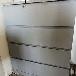 Dresser/Chest