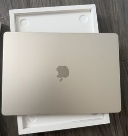 MacBook Air 15" M4 (2025) - 16GB / 256GB