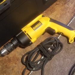 DEWALT 1/2 INCH VSR HAMMER DRILL 