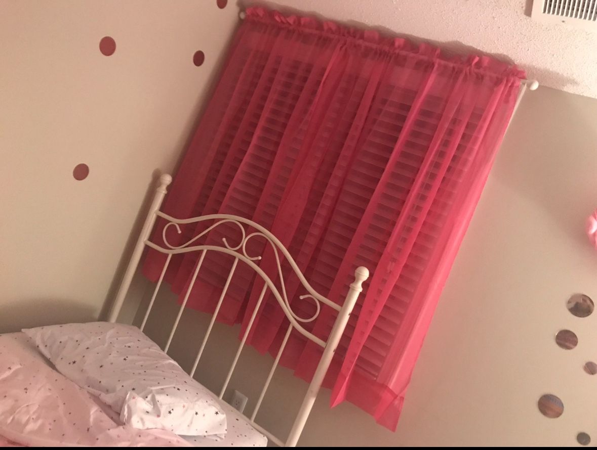 Pre Loved twin Bed