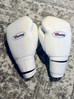 Winning boxing gloves - 16 oz Velcro