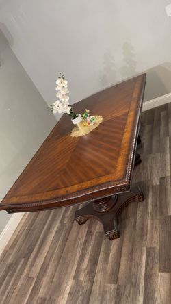 Dinning Table