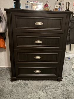 Queen bedroom set