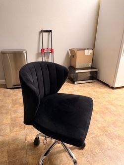 Vanity chair