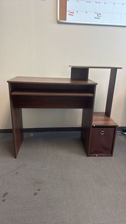 Desktops like new  There are three whites and one brown