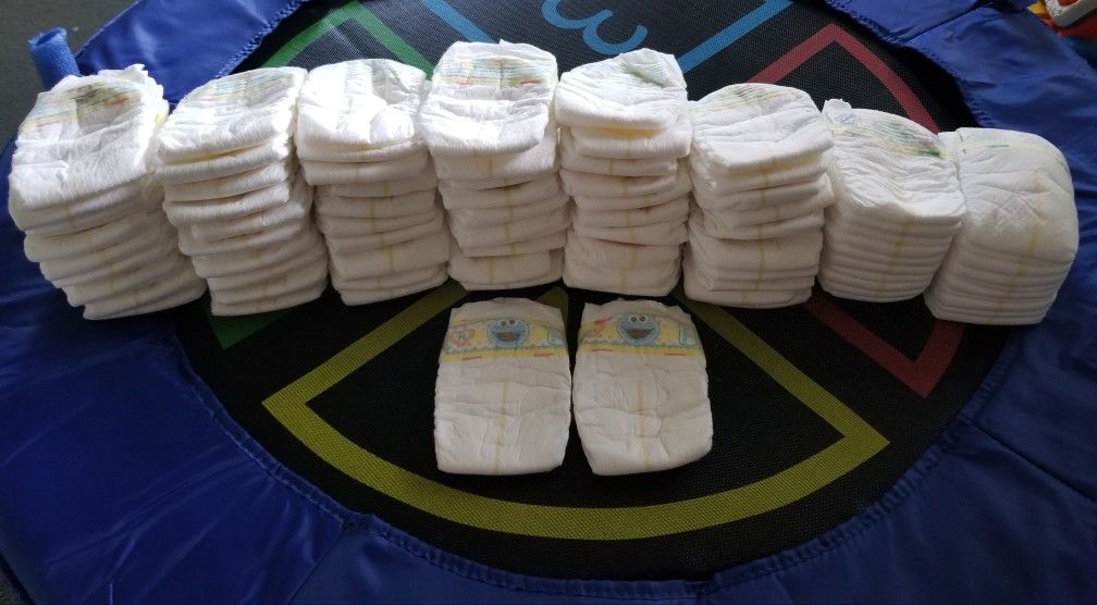 90 Pampers diapers nb