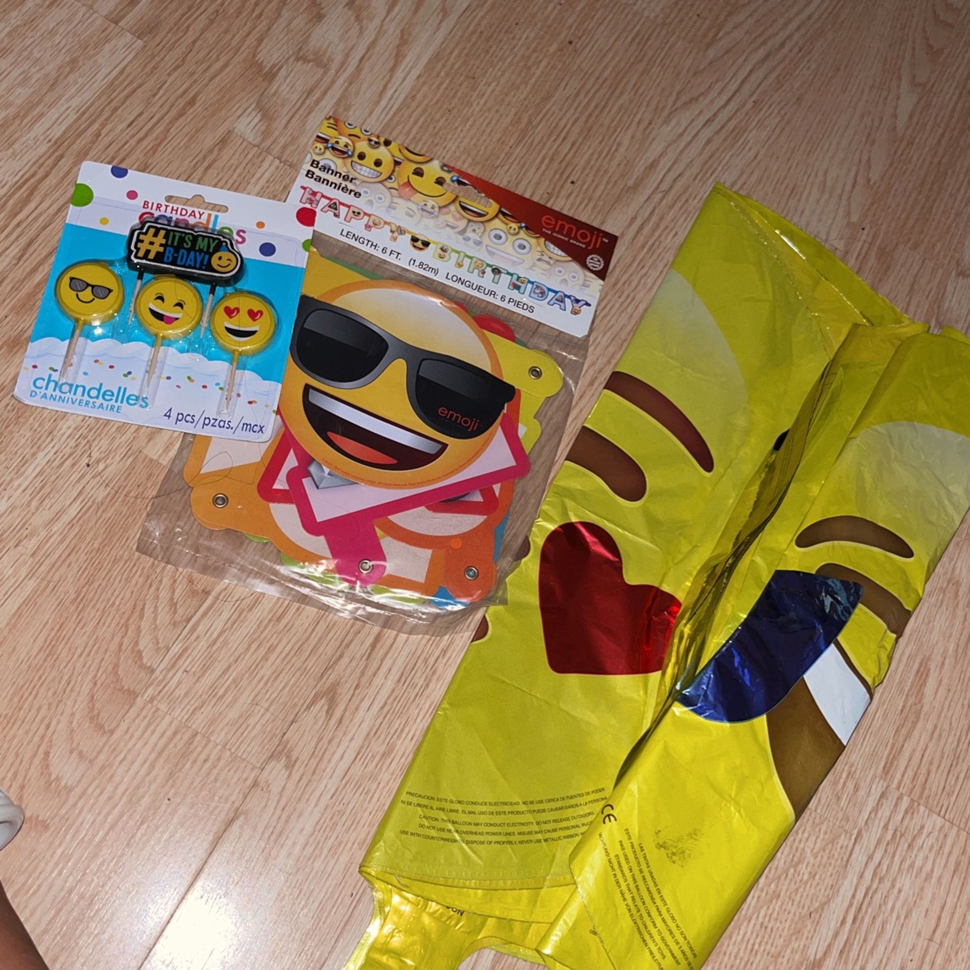 Emoji Birthday Supplies