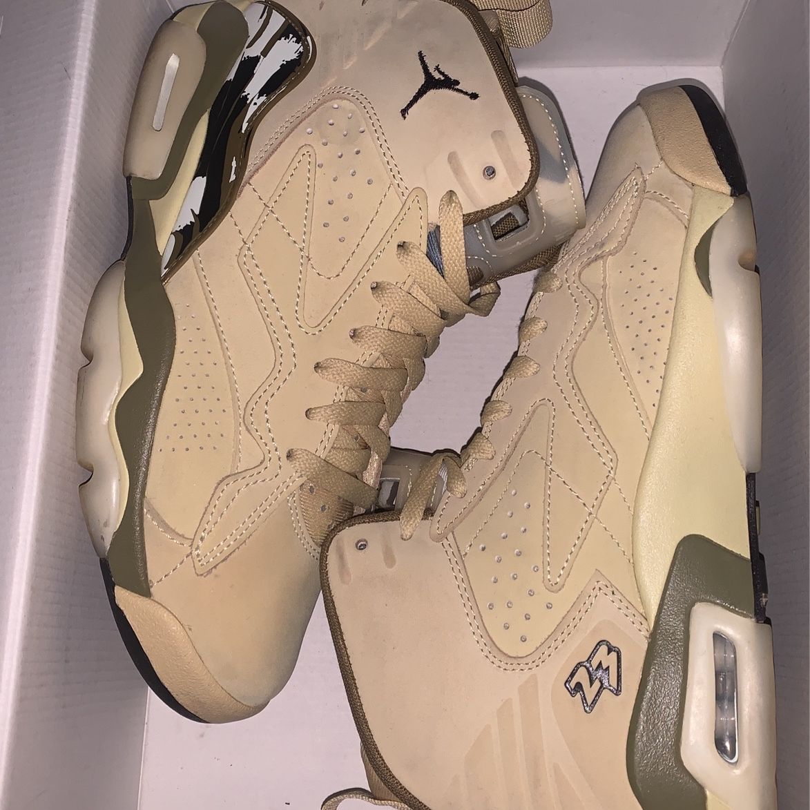 air Jordan 6 retro  Tan colored Size 9/5