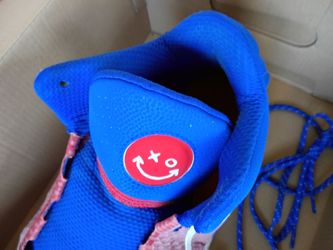 Shoes size 14