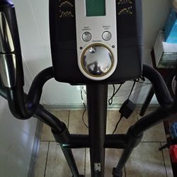 Gold's Gym Elliptical Machine 