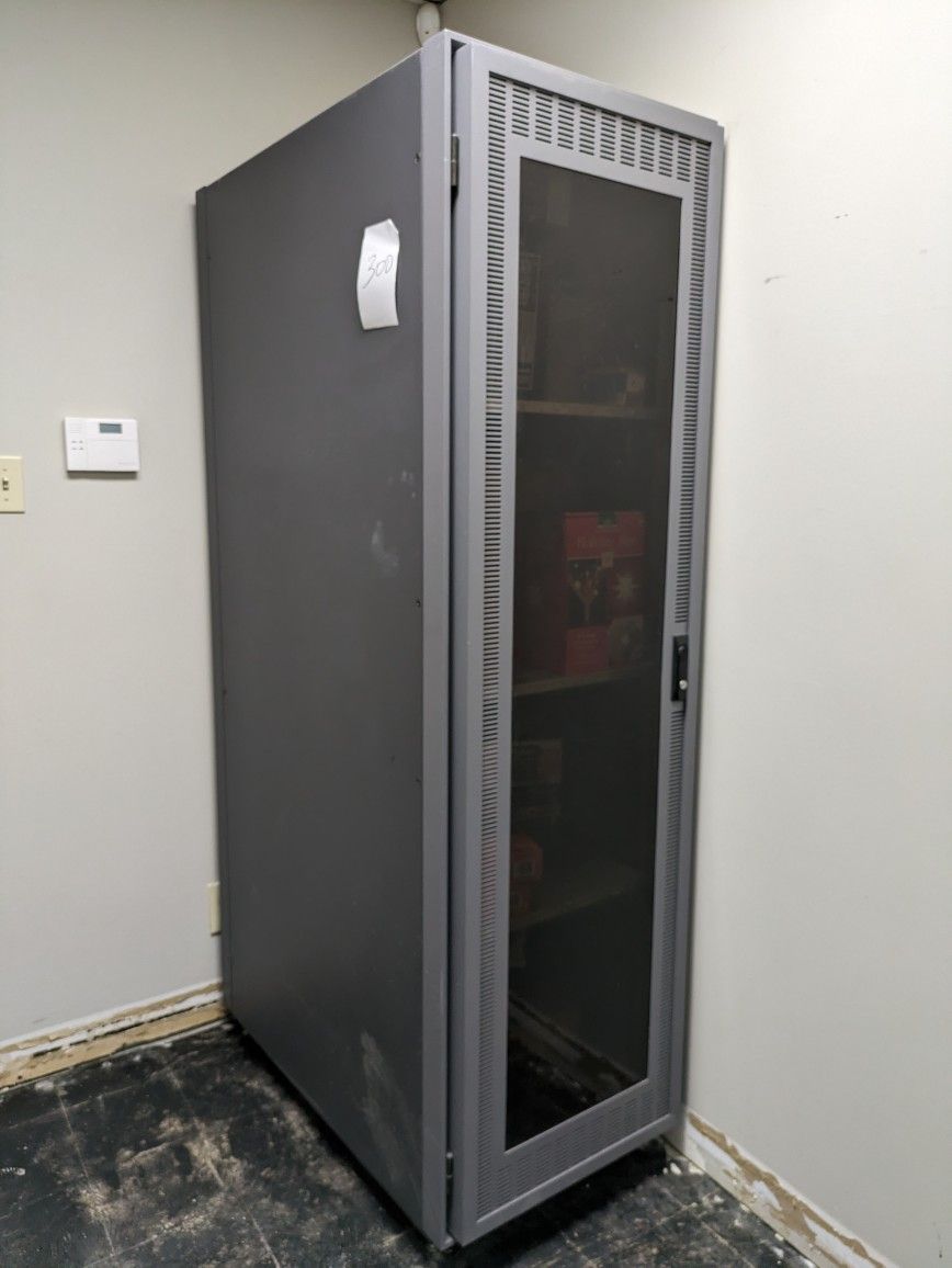 7ft Tall Computer Server Rack With 4 Adjustable Height Shelves Inside. Heavy Duty And Mobile 