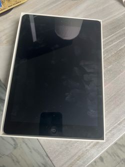iPad Space Grey 16GB New with Accessories