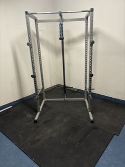 Valor fitness squat rack cage