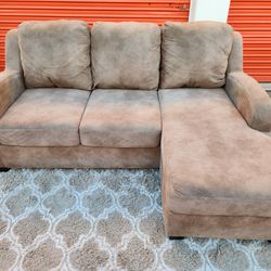 Couch/Lounge (delivery available)