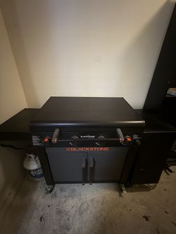 Blackstone Soin Culinary Cabinet Omnivore Griddle with Folding Prep Table 4 -Burner Liquid propane Flat Top Grill