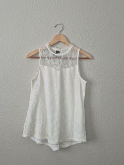 By & By Womens White Lace Sleeveless Blouse Size: Large