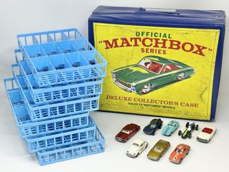 1968 Vintage Matchbox Deluxe Collectors Case and 8 Car Lot