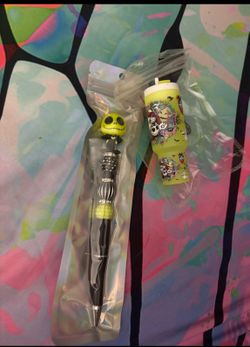 Nightmare before Christmas, pen and keychain set glow in the dark, I live in Vista California Nightmare before Christmas, pen and keychain set glow in